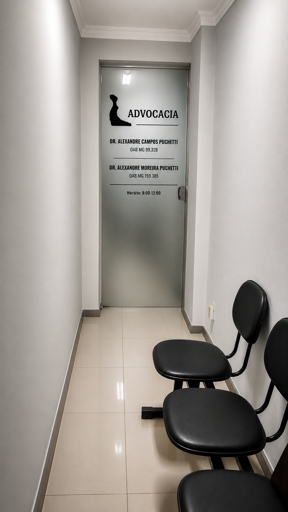 Corredor de acesso ao escritório de advocacia